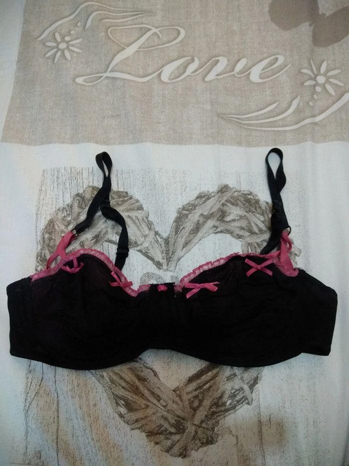 Soutien-gorge taille 85C - photo numéro 1