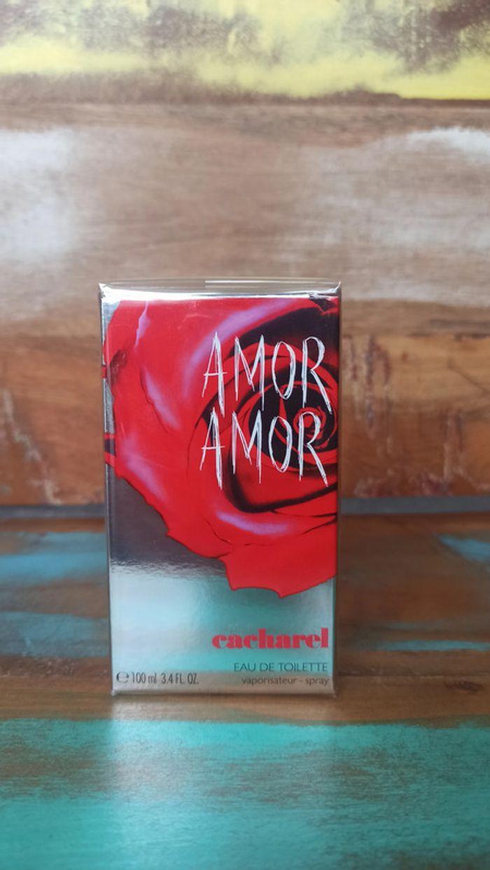 Amor Amor Eau de Toilette 100 ml de Cacharel : Un parfum pétillant et gourmand pour la femme - photo numéro 2