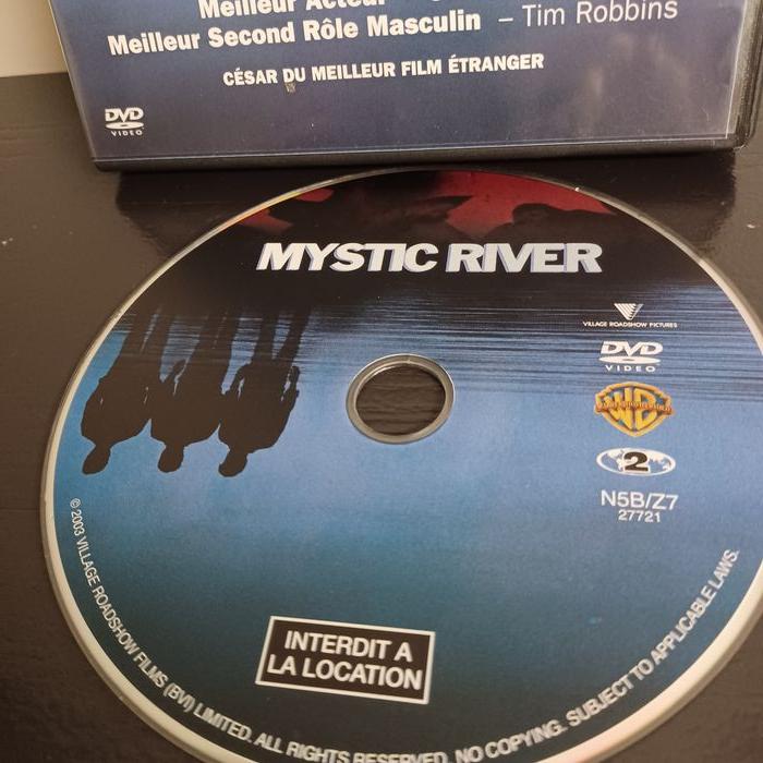 DVD Mystic River très bon état - photo numéro 2