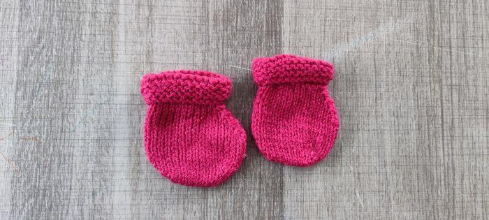 Moufles rose fuchsia pour bébé taille 1 mois