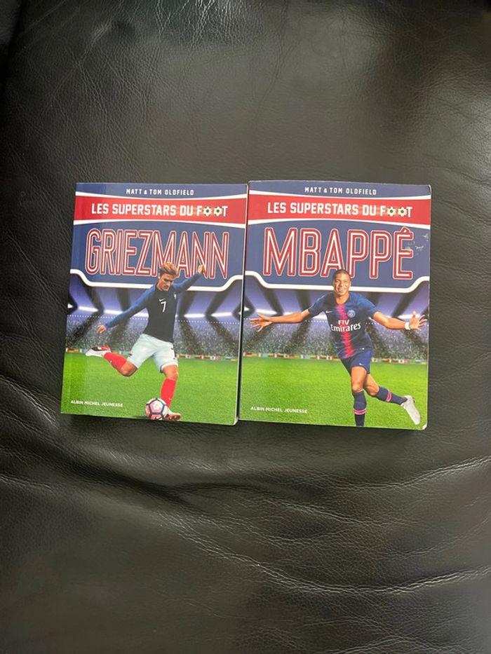 Lot 2 livres « les superstars du foot » Mbappé & Griezmann - photo numéro 1