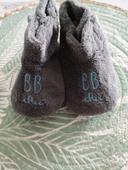 Chaussons neufs bébé