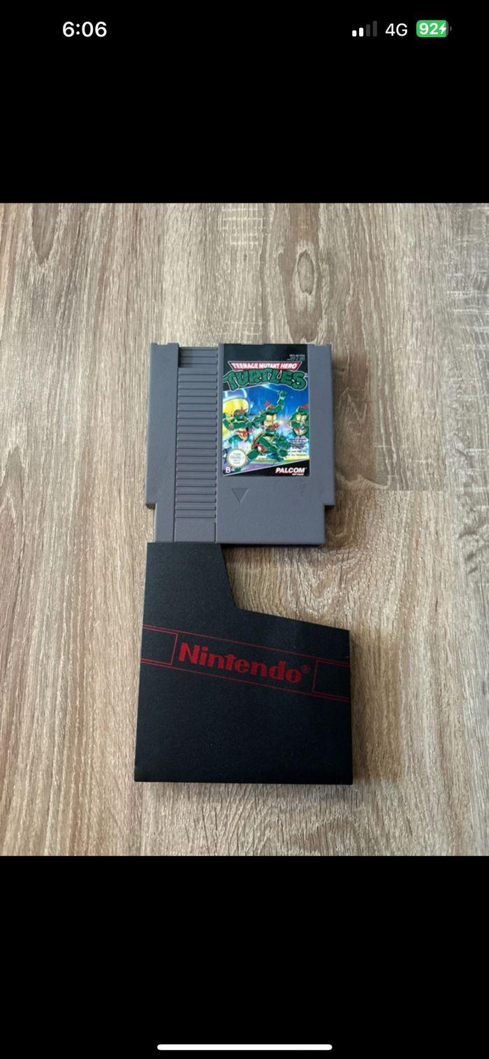 Jeu Nintendo NES + boîtier de protection : Ninja Turtles, made in Japan, très bon état - photo numéro 2