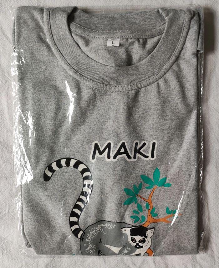 T-shirt Maki gris neuf - photo numéro 1