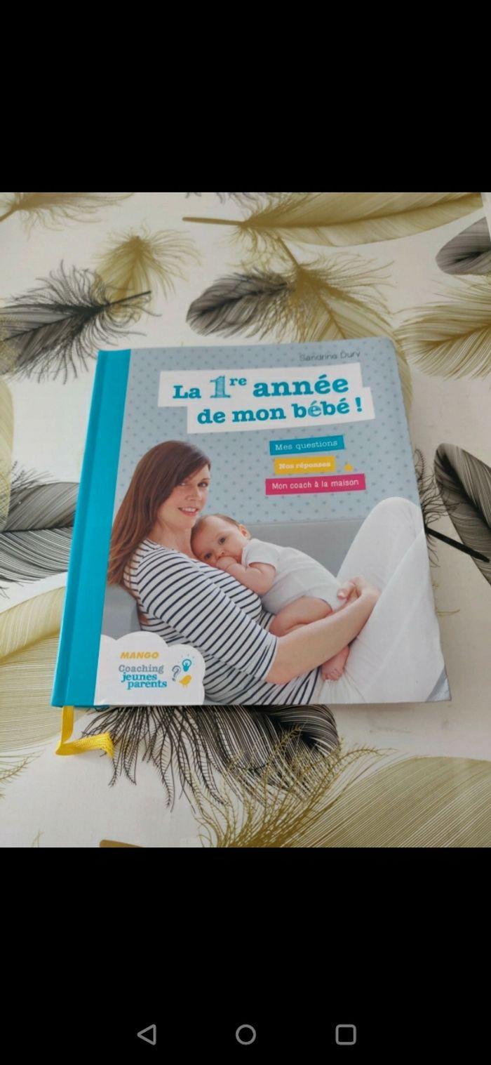 Livre la première année de mon bébé