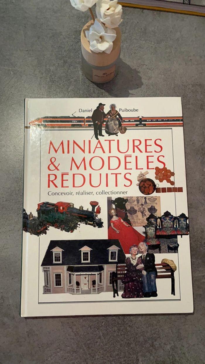 Livre miniature et modèle réduit - photo numéro 1