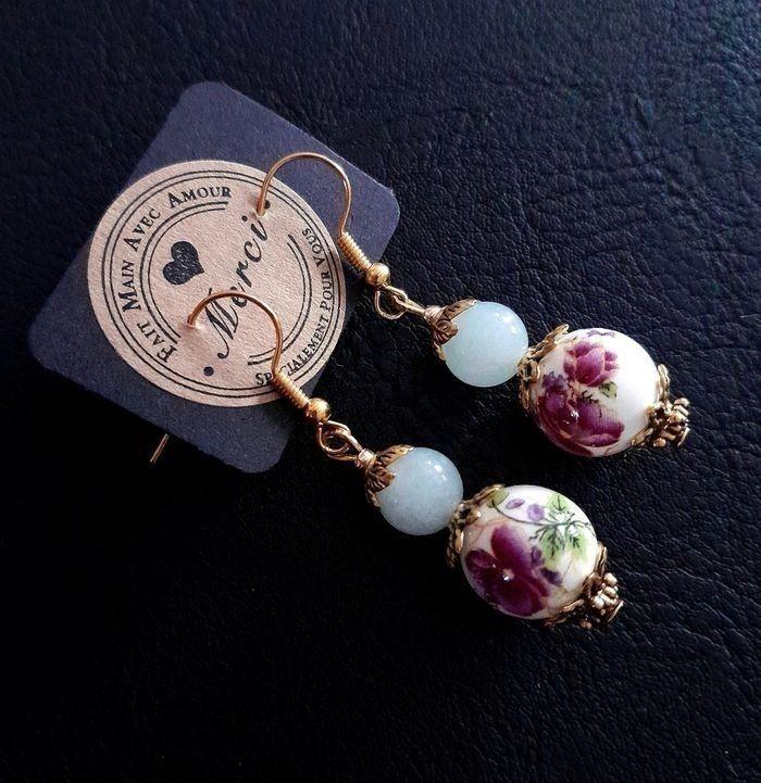 Boucles d'oreilles pendantes ethnique en porcelaine vintage style peinture de chine fleurs roses - photo numéro 2