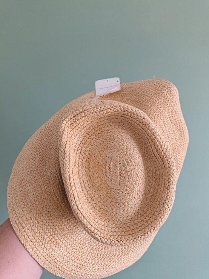 Chapeau C&A neuf 🌼 - photo numéro 2