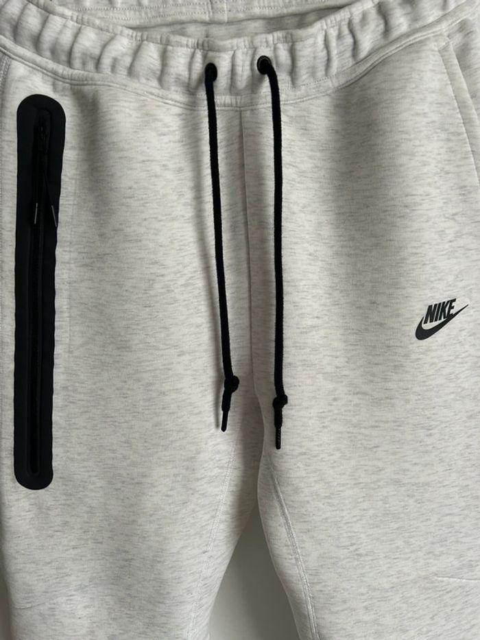 Pantalon survêtement Nike taille S - photo numéro 2