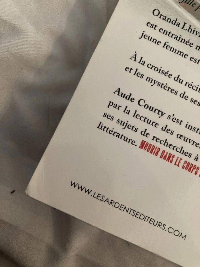 Livre thriller mourir dans le corps du loup - photo numéro 5