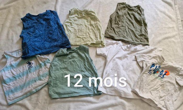 Lot débardeurs et tee shirt - photo numéro 1