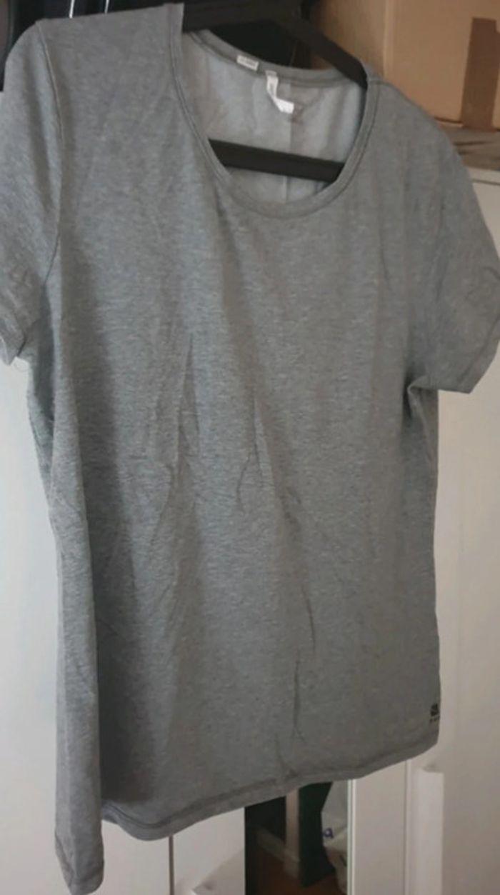 Tee shirt - photo numéro 1