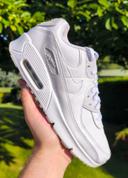 Baskets Nike air max 90 triple white pointure 38.5 sans boîte