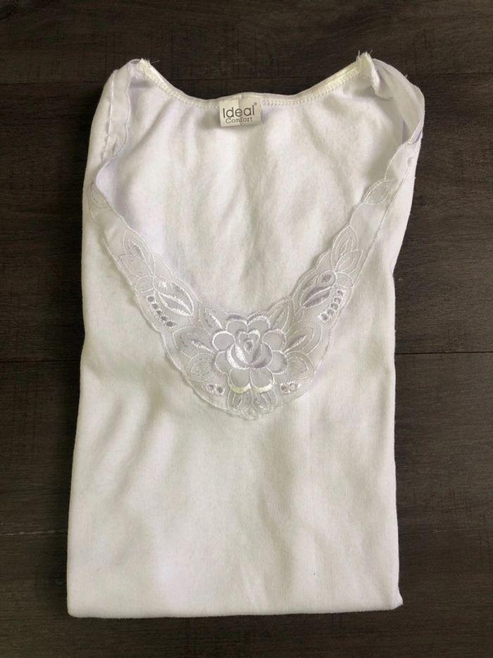 T shirt blanc col dentelle taille S sous vêtements - photo numéro 1