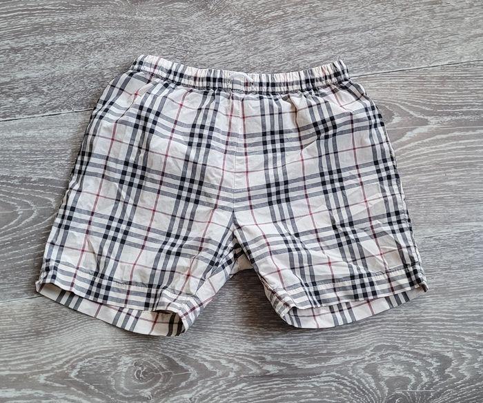 Short Burberry 18mois - photo numéro 1