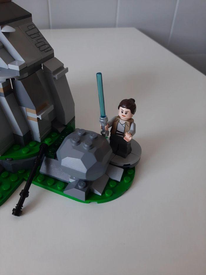 LEGO Star Wars - Entraînement sur l'île d'Ahch-To 75200 - photo numéro 2