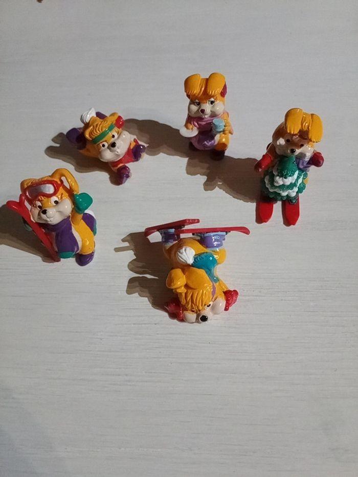 Lot de 5 figurines Kinder lapin au ski