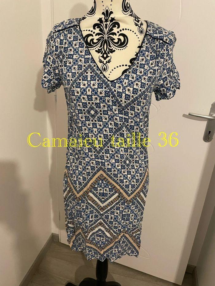 Robe à manches courtes col V bleu à motifs blanc camaïeu taille 36 - photo numéro 1