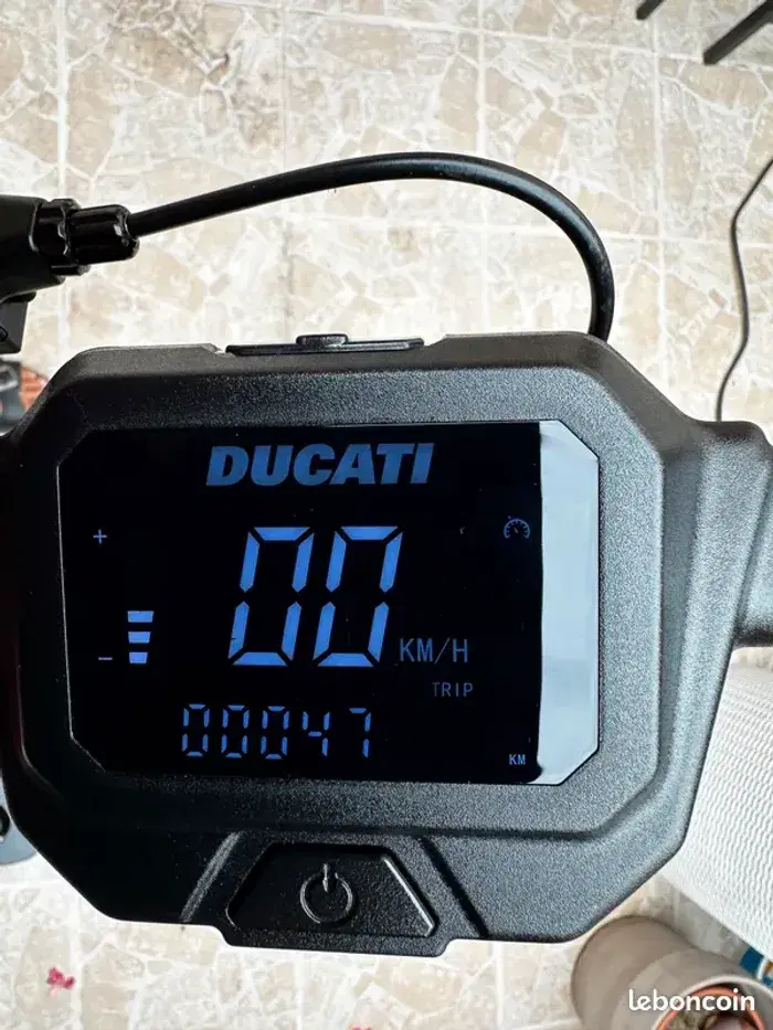 Trottinette électrique Ducati 2 Pro Plus - photo numéro 2