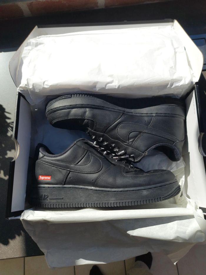 Chaussures Nike Air Force One x Supreme Noir Taille 44 - photo numéro 8