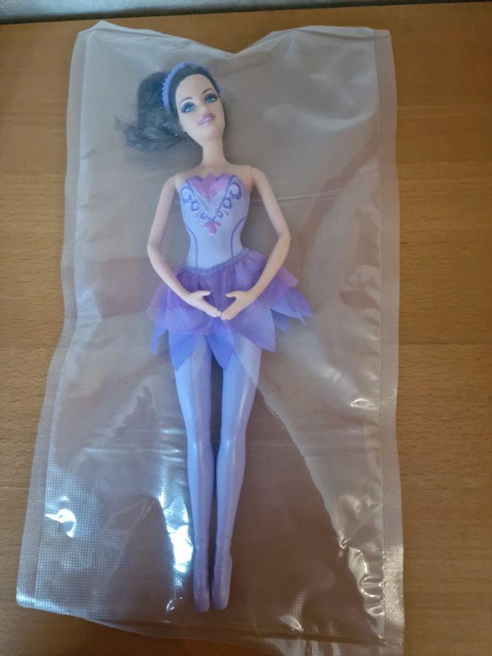 Poupée Barbie Teresa danseuse ballet Mattel en TBE support non inclus - photo numéro 3