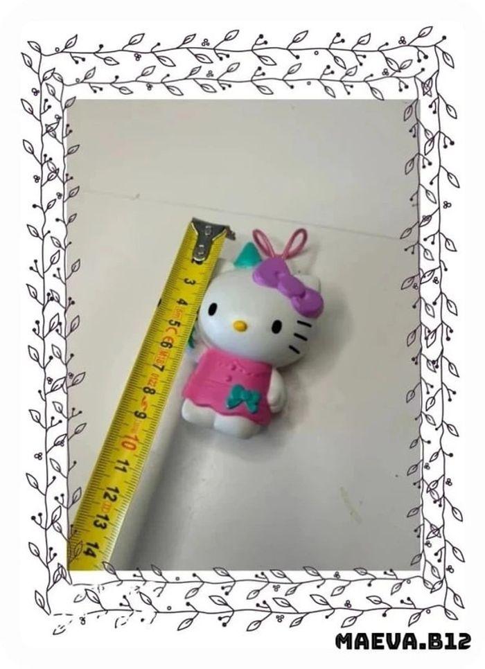 Gros porte clés / Figurine Hello Kitty McDonald's 2015 avec cadeau dedans - photo numéro 11