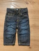 Vend jean taille 6 mois