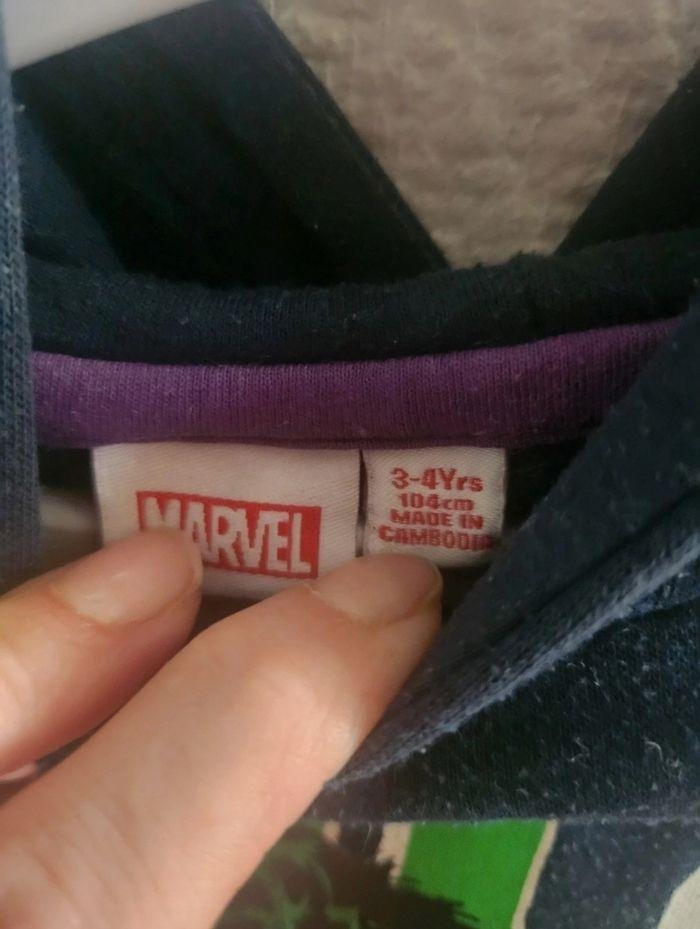 Pull Marvel / 4 ans - photo numéro 3