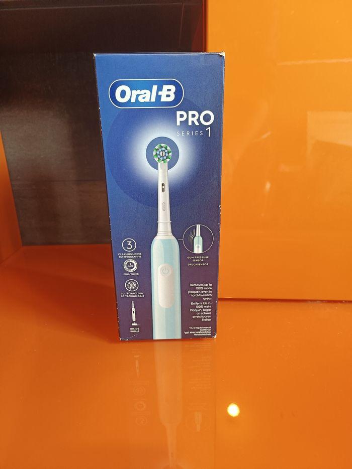 Brosse à dents électrique oral b