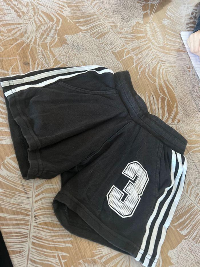 Short adidas - photo numéro 1