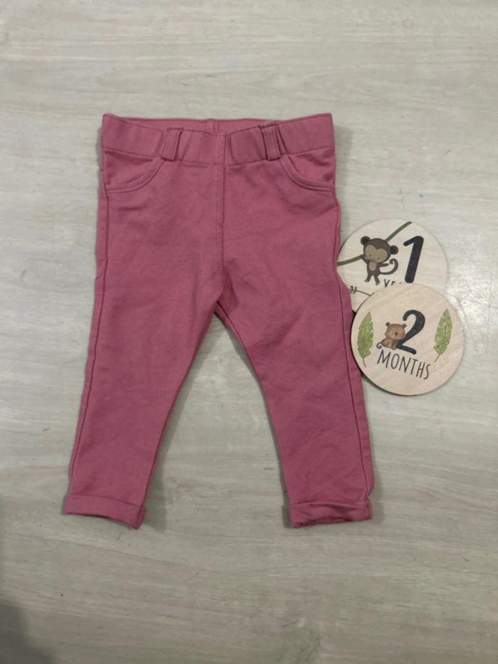 Lot 2 pantalon 12 mois - photo numéro 2