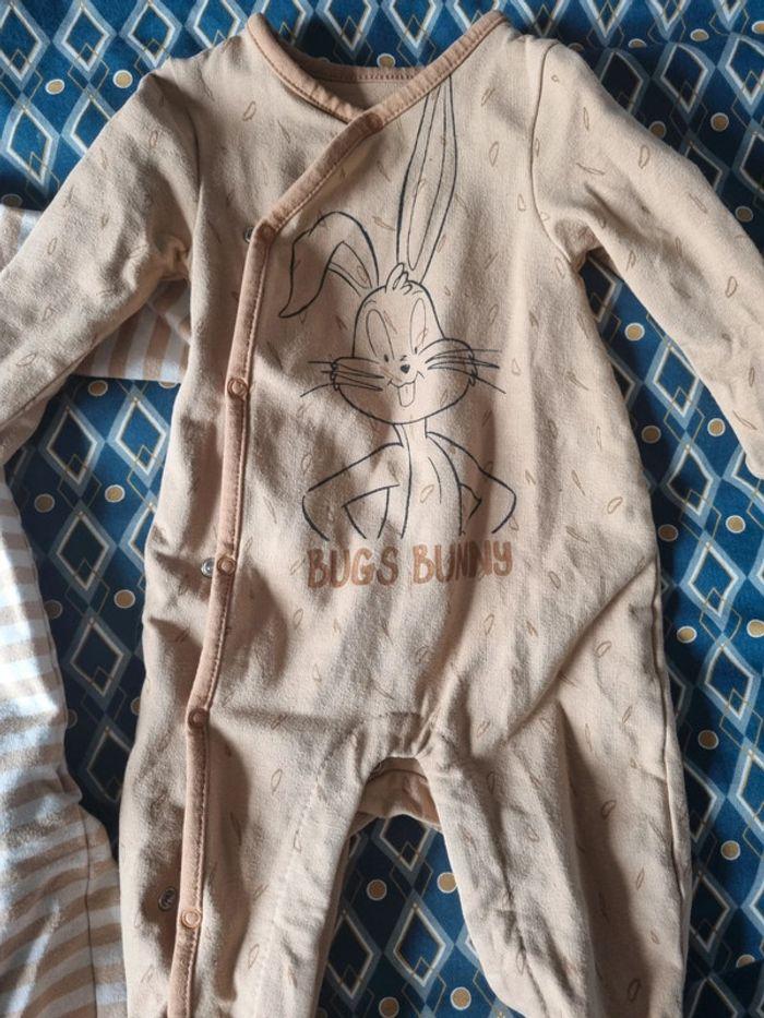 Lot pyjama Looney Tunes taille 6 mois - photo numéro 3