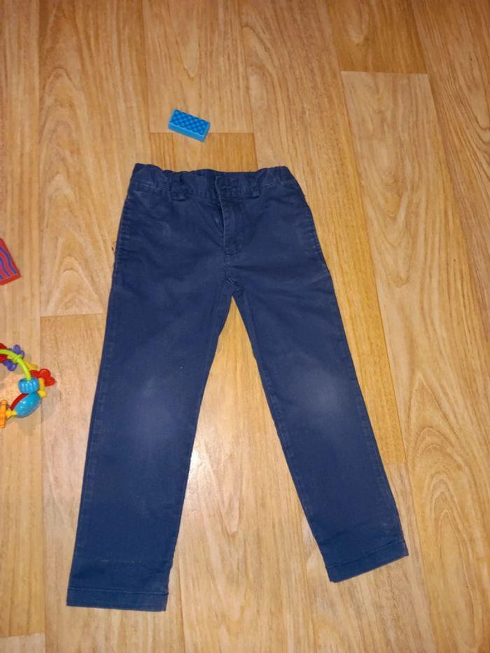 Lot de 1 Short et 1 pantalon de l'âge différent - photo numéro 1