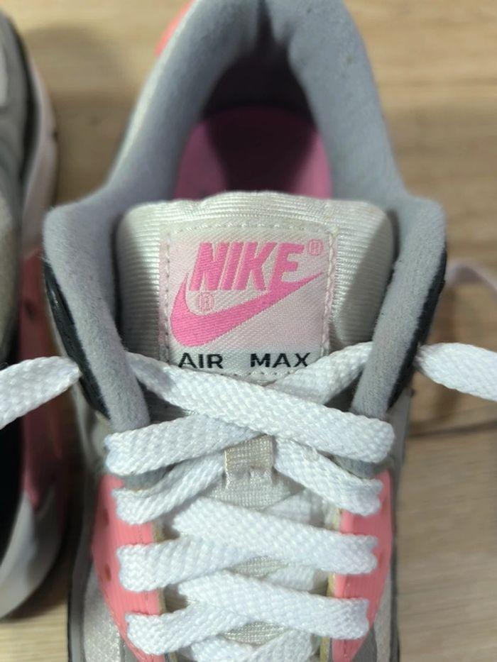 Baskets Nike air max 90 rose et blanche pointure 38.5 très bon état sans boîte - photo numéro 4