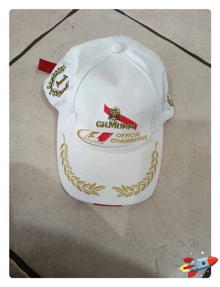 Casquette F1 officiel Mumm neuve - photo numéro 1