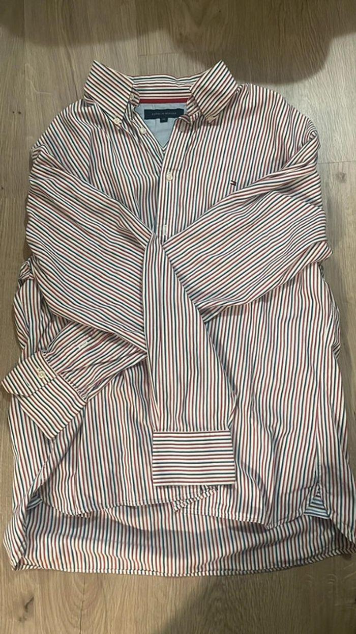 Chemise tommy hilfiger rayé XL très bon état - photo numéro 1