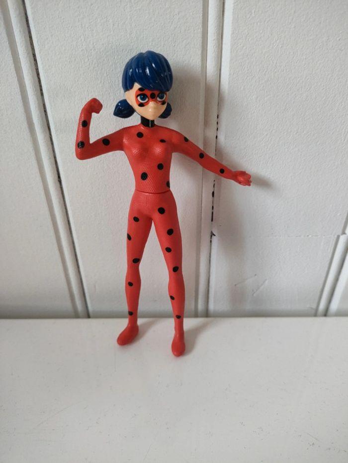 Petite figurine ladybug - photo numéro 2