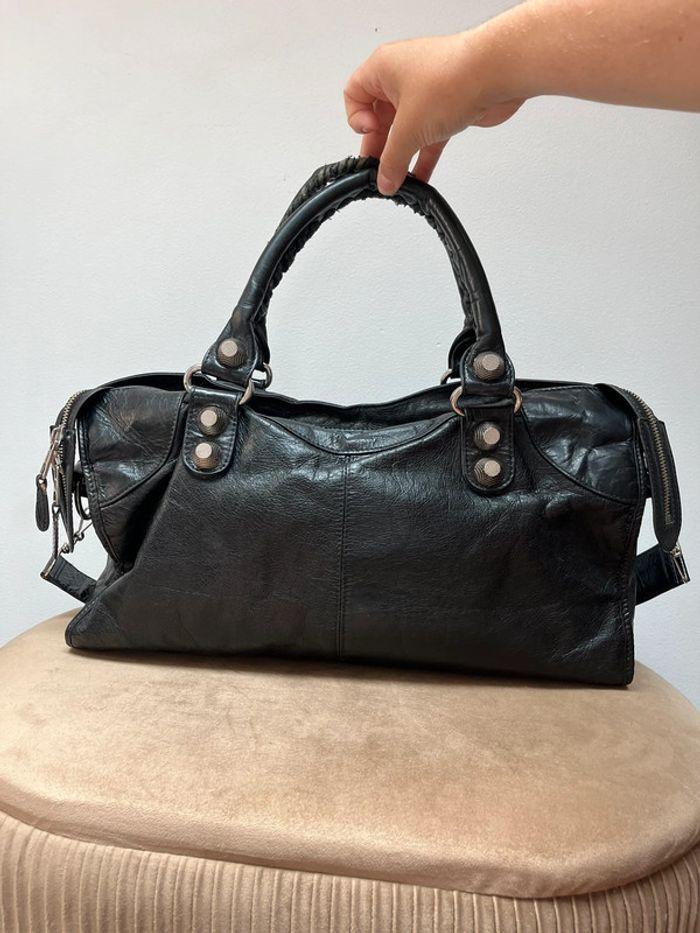 Sac City Balenciaga noir en cuir avec bandoulière grand format bijouterie argent - photo numéro 7