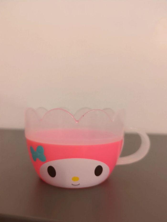 tasse Hello Kitty - photo numéro 1