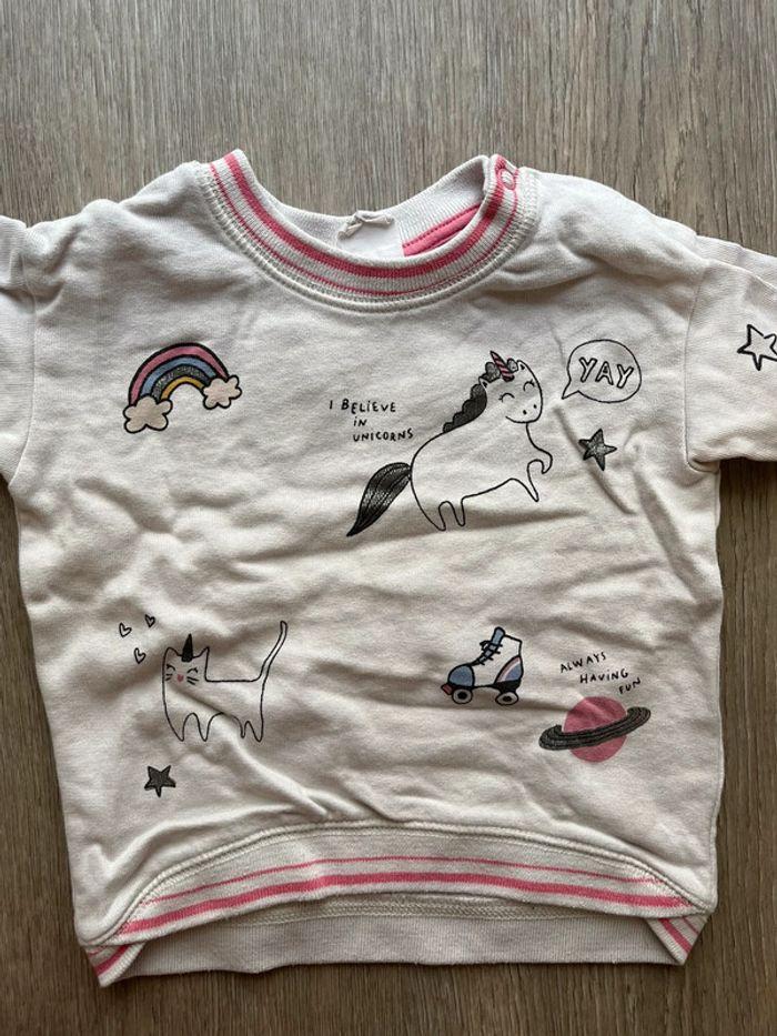 Pull « licorne » H&M 9-12 mois - photo numéro 2