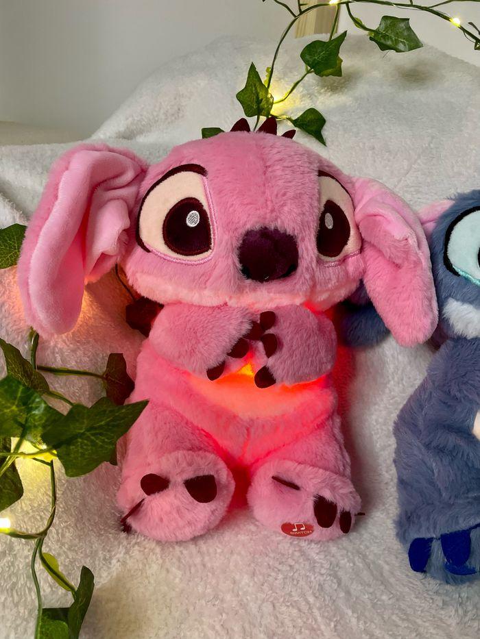 Peluche lumineuse Disney Stitch qui respire - photo numéro 2