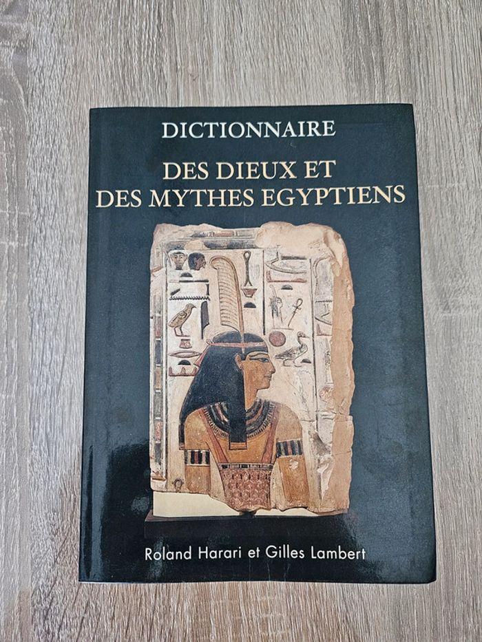 Dictionnaire Des dieux et des mythes égyptien - photo numéro 1