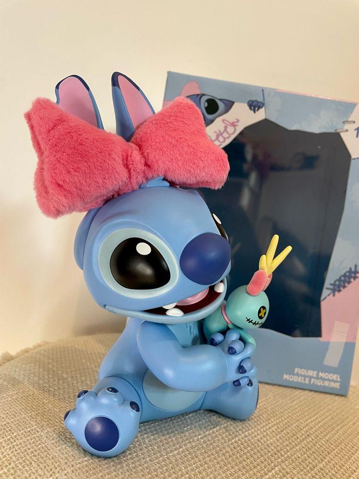 Figurine Disney Stitch et son doudou souillon - photo numéro 2