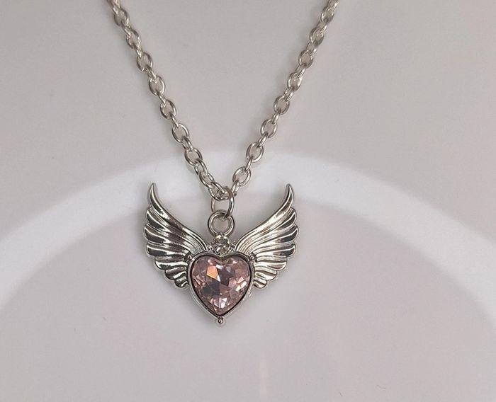 Collier coeur rose avec des ailes - photo numéro 2