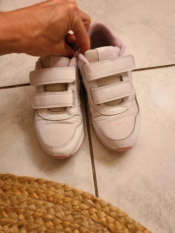 Baskets Nike fille 33 - photo numéro 5