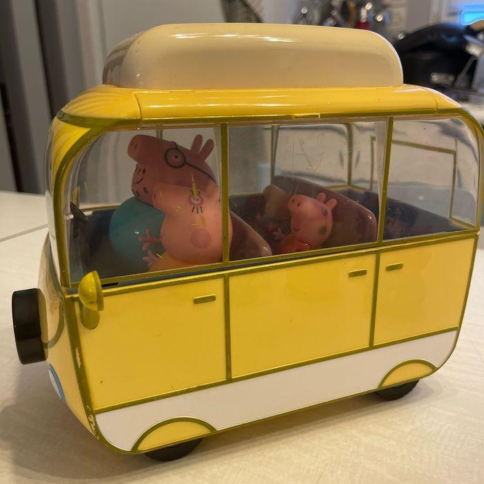 Super lot Peppa Pig avec bus jaune - photo numéro 4