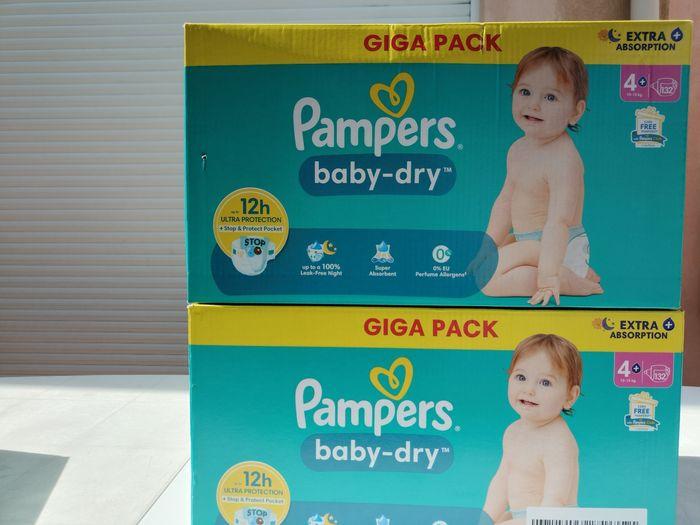 2 giga packs Pampers baby dry taille 4+