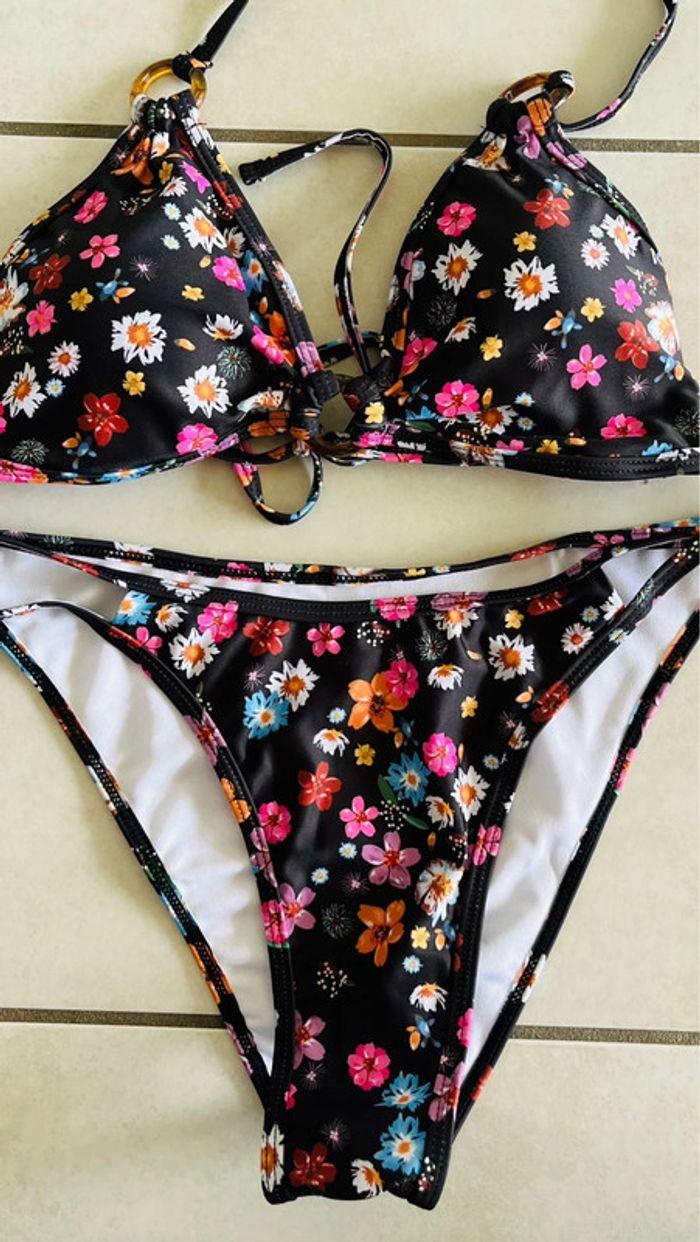 Bikini triangulaire à imprimé floral - photo numéro 2