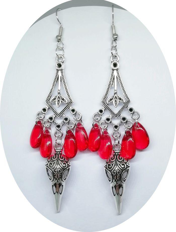 🥀Boucles d'oreilles corneille perlée rouge🥀 - photo numéro 2