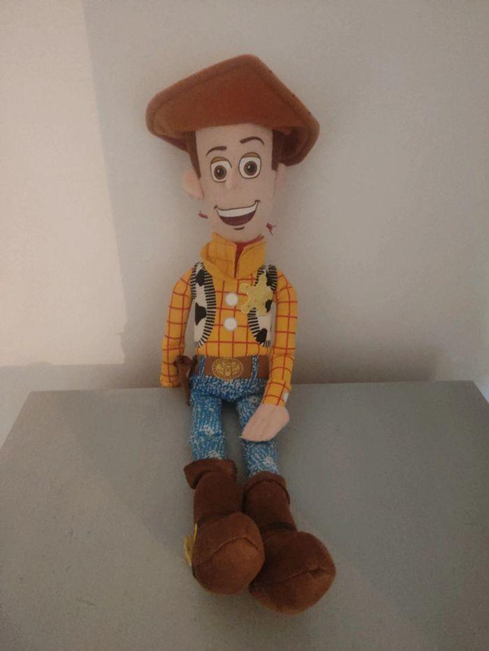 Peluche plush toy story woody Disney Pixar - photo numéro 2